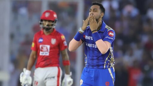 Another mankading incident averted as Krunal Pandya lets Mayank Agarwal