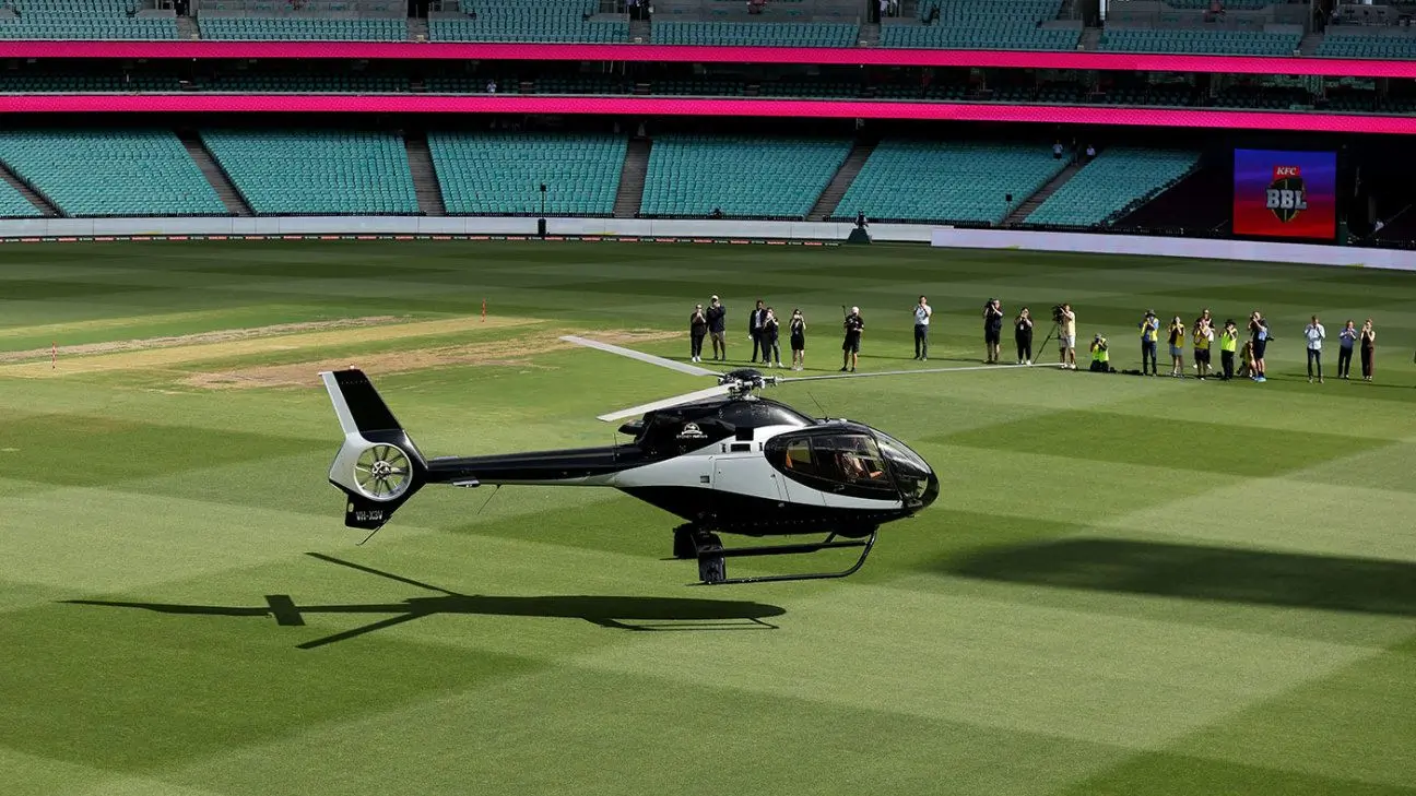 David Warners helicopter to land on SCG outfield ahead of