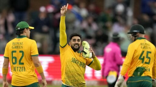 Shamsi urges SA to embrace T20 leagues Weve seen